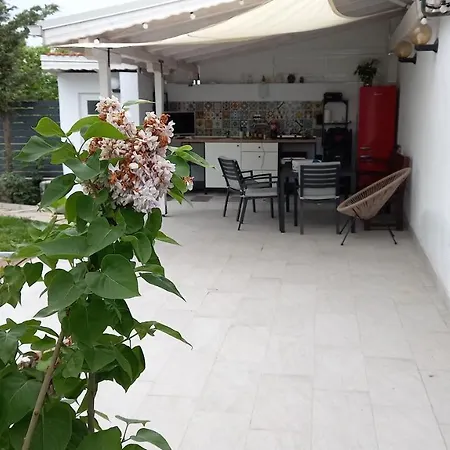 приятели Holiday home